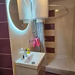 شقة Lana
