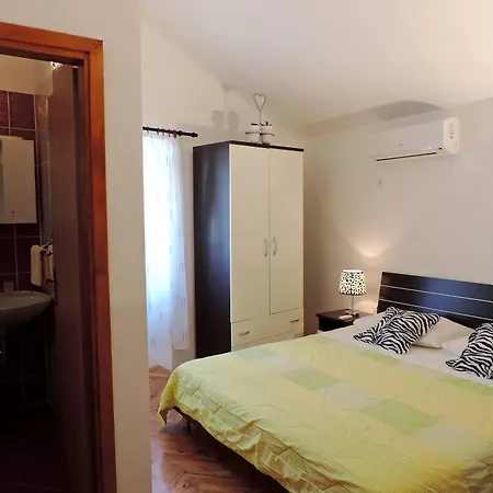 Lana Апартаменти *